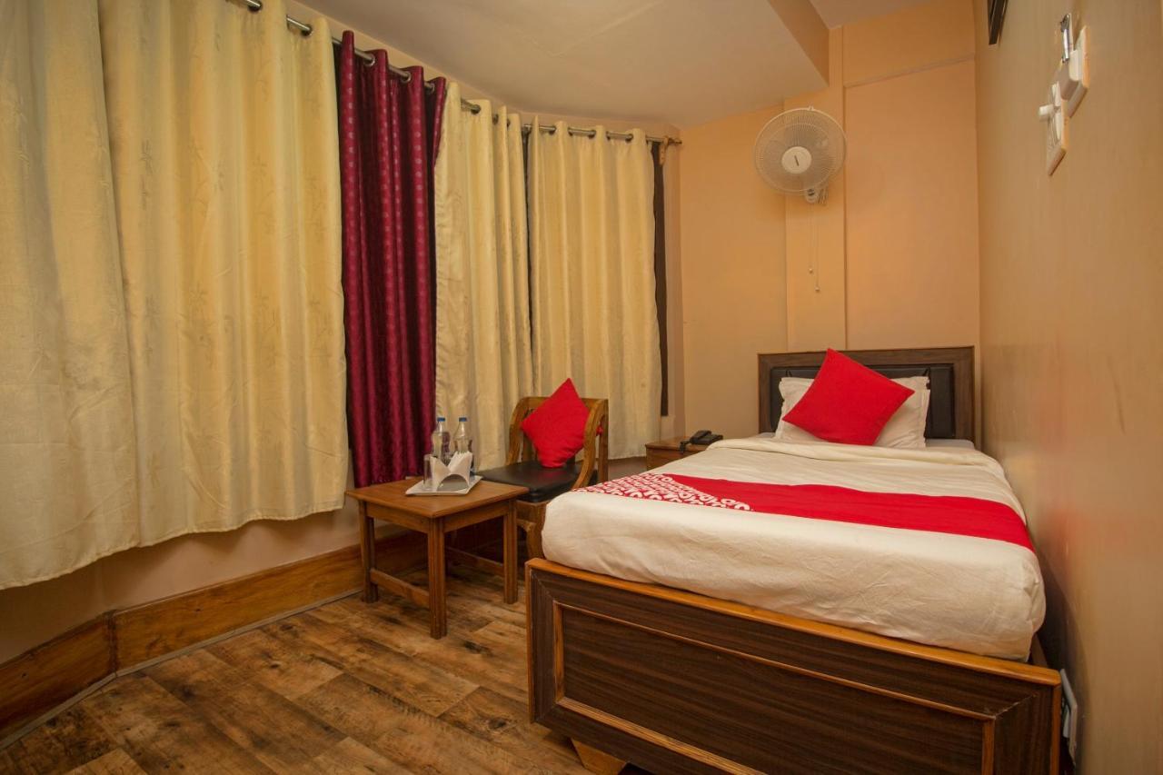 Oyo 23409 Lama Dhim Hotel Kalimpong Esterno foto