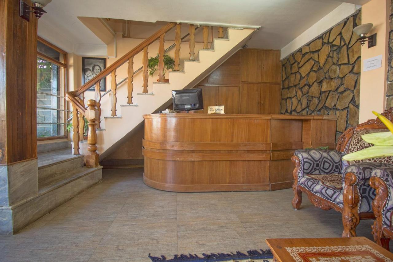 Oyo 23409 Lama Dhim Hotel Kalimpong Esterno foto
